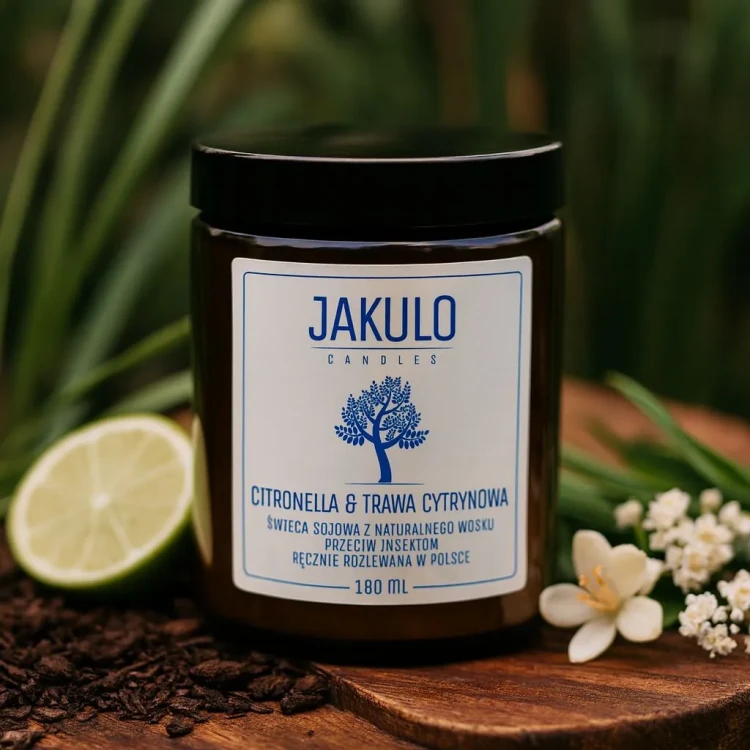 Świeca sojowa 180 ml JAKULO Citronella i Trawa Cytrynowa w brązowym słoiczku z nakrętką – naturalna ochrona przed komarami z odświeżającym, cytrusowym zapachem.