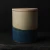 Świeca sojowa 200 g w ceramicznym naczyniu JAKULO – artystyczna ceramika z drewnianą pokrywką