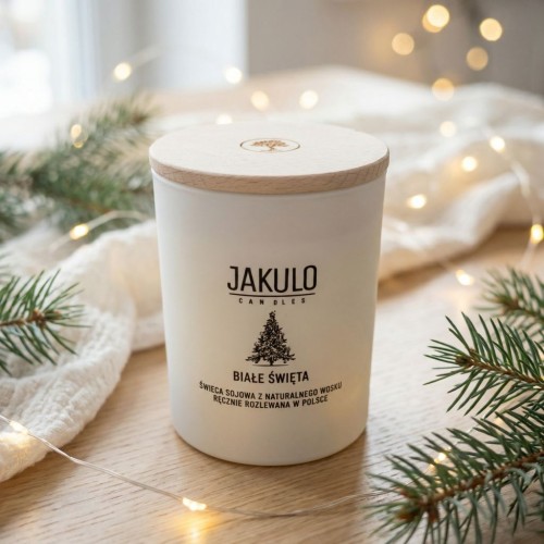 Świeca sojowa JAKULO Premium Białe Święta w szklanym słoju z drewnianą pokrywką – elegancki zapach malin, pomarańczy i sosny.